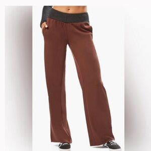 WEWOREWHAT Low Rise Suiting Twill V Pant Ribbed